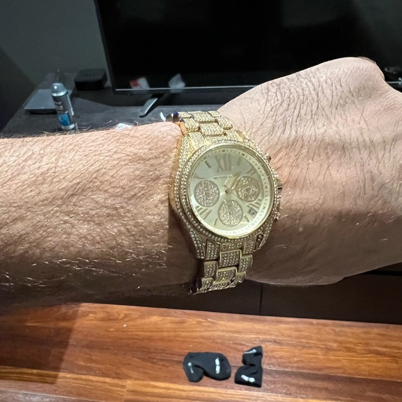 Micheal Kors Diamond Watch - Picture 3 of 7